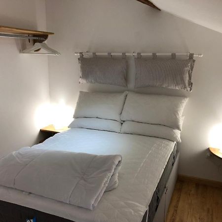 The Walnut Tree Chambre D'Hotes Le Dorat Esterno foto
