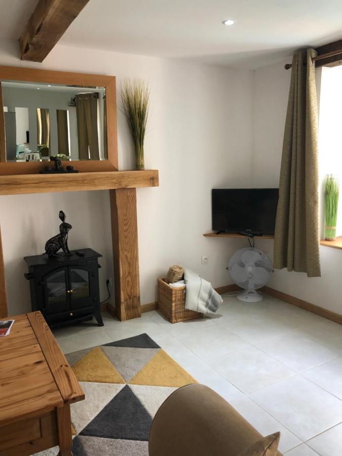 The Walnut Tree Chambre D'Hotes Le Dorat Esterno foto